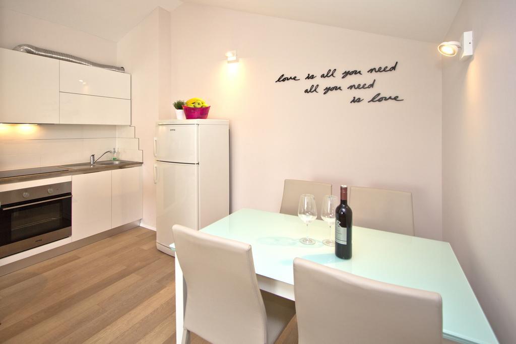 פורץ Apartments Adria מראה חיצוני תמונה